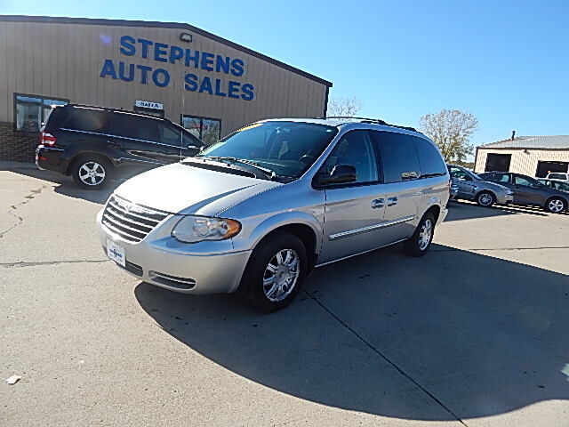 2007 Chrysler Town & Country  - Stephens Automotive Sales